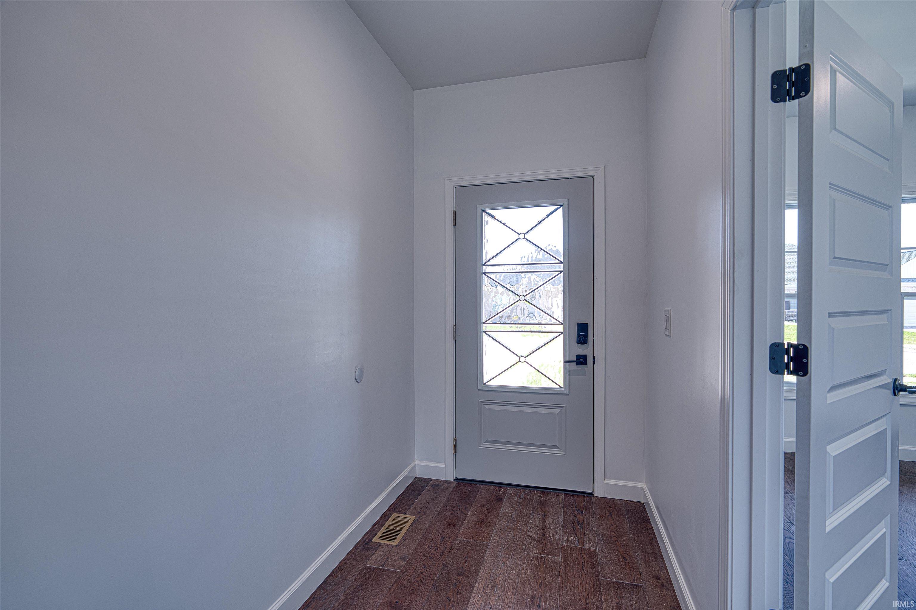 3535 Montgomery Court Newburgh, IN 47630 - Photo 4 of 35