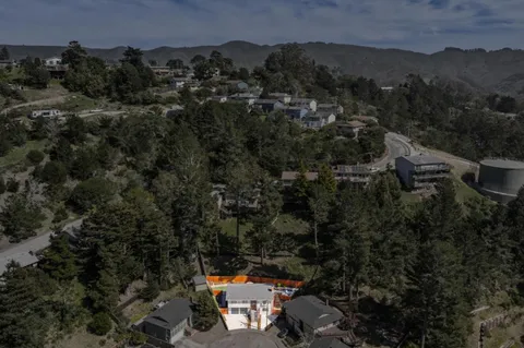 $1,488,000 | 2 Celia Court, Pacifica, CA 94044