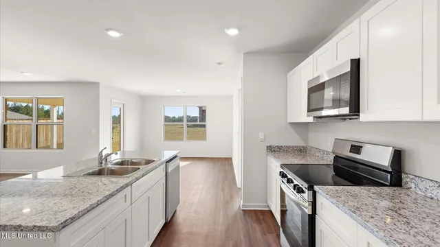 $273,900 | 808 Fairway Avenue, Byram, MS 39272