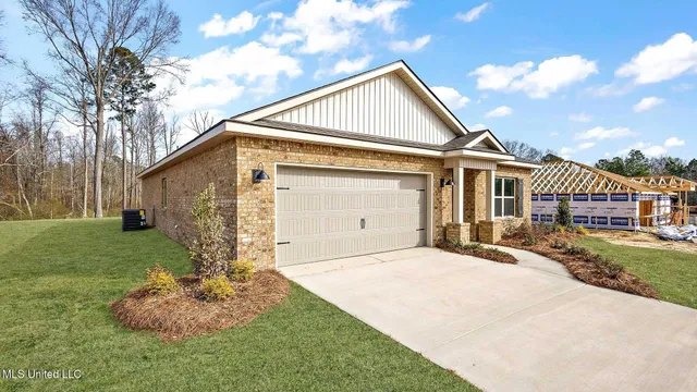 $273,900 | 808 Fairway Avenue, Byram, MS 39272