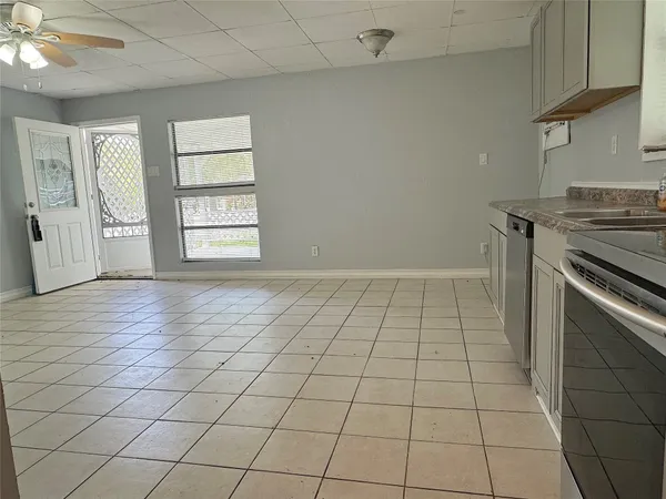 $1,000 | 218 Water Glen Drive, Huffman, TX 77336