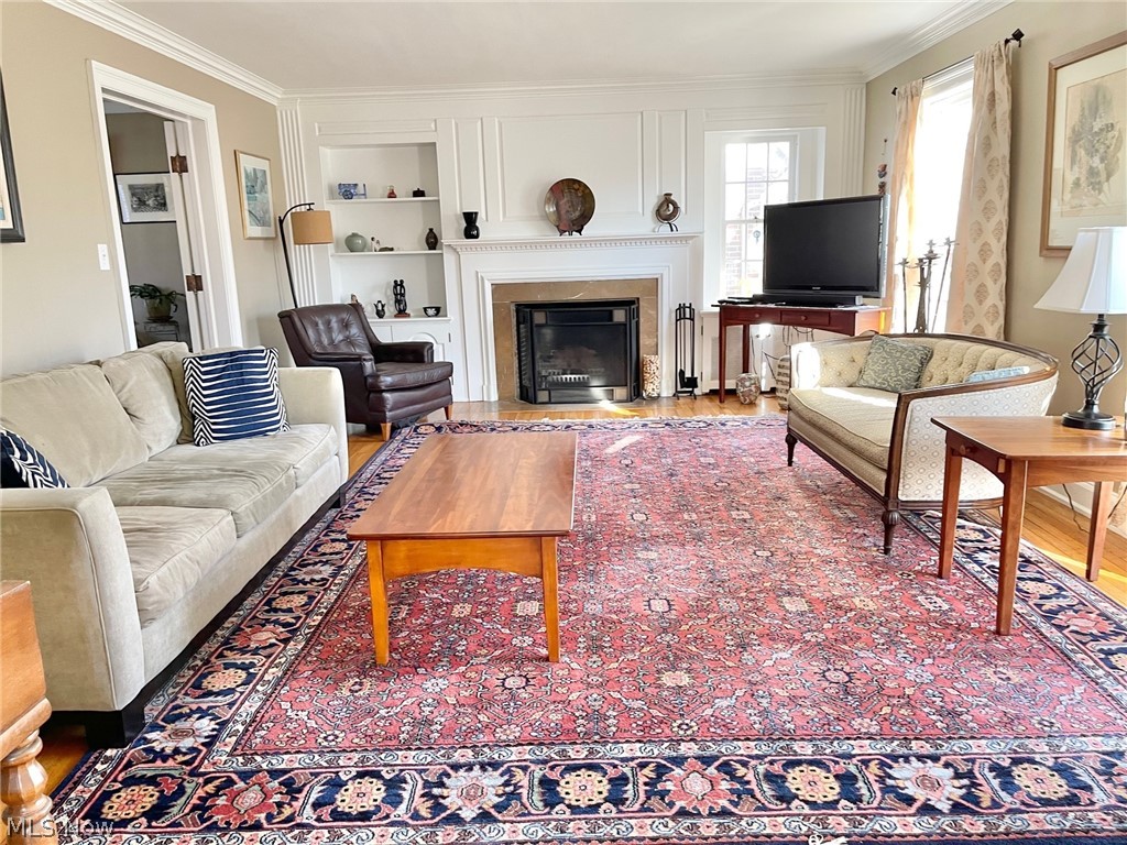 16801 Fernway Road Cleveland, OH 44120 - Photo 9 of 31 Gallery Image 9