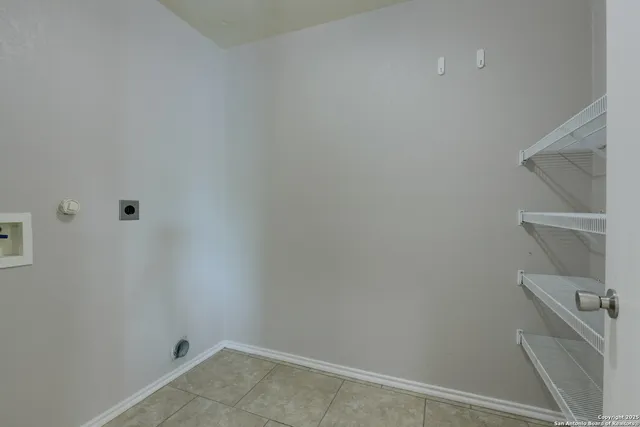 a view of utility room