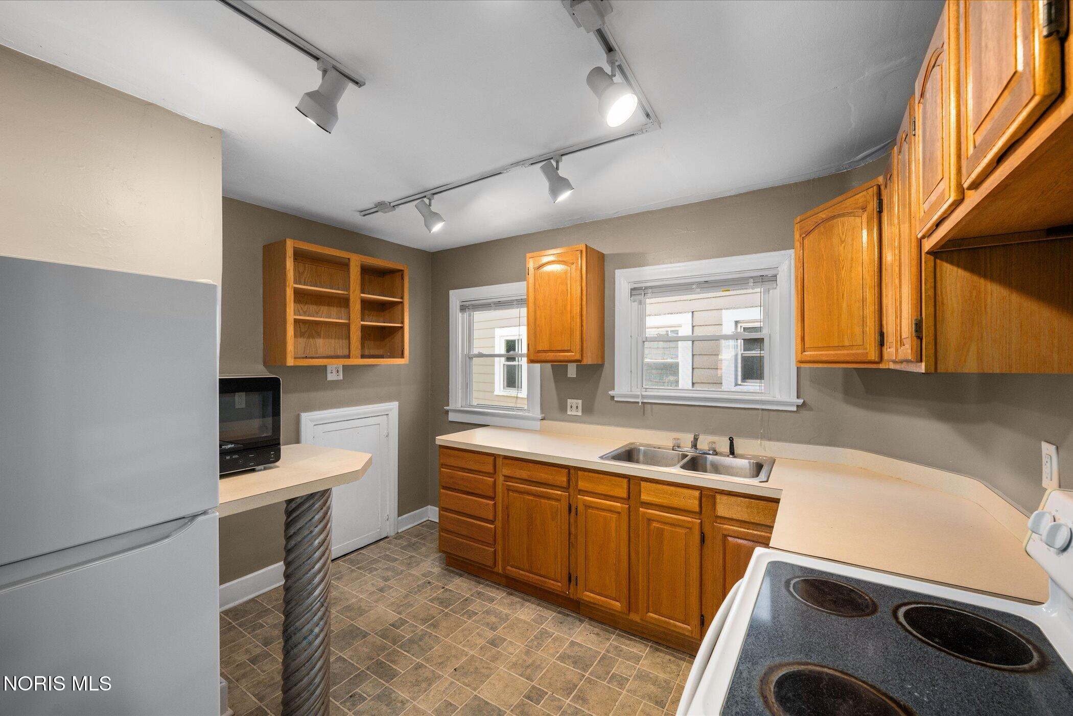 2115 Kensington Road Toledo, OH 43607 - Photo 26 of 35 Gallery Image 26