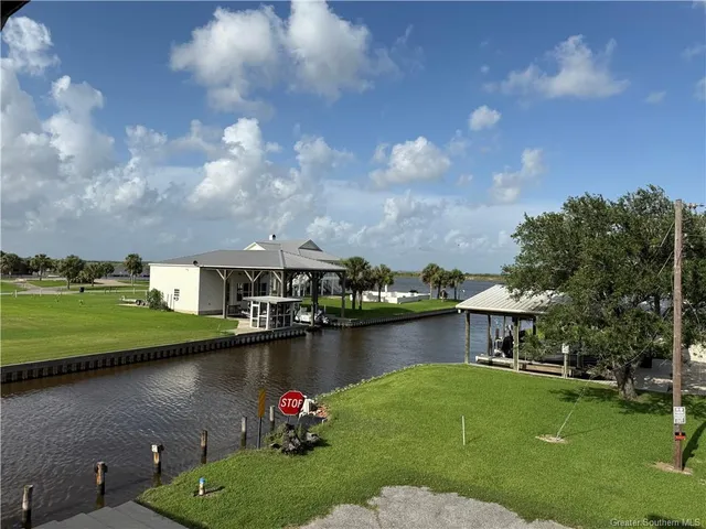 $285,000 | 461 Lake Breeze Road, Unit A, Hackberry, LA 70645