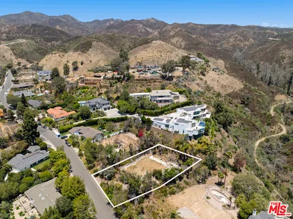 $2,900,000 | 1324 Marinette Road, Pacific Palisades, CA 90272