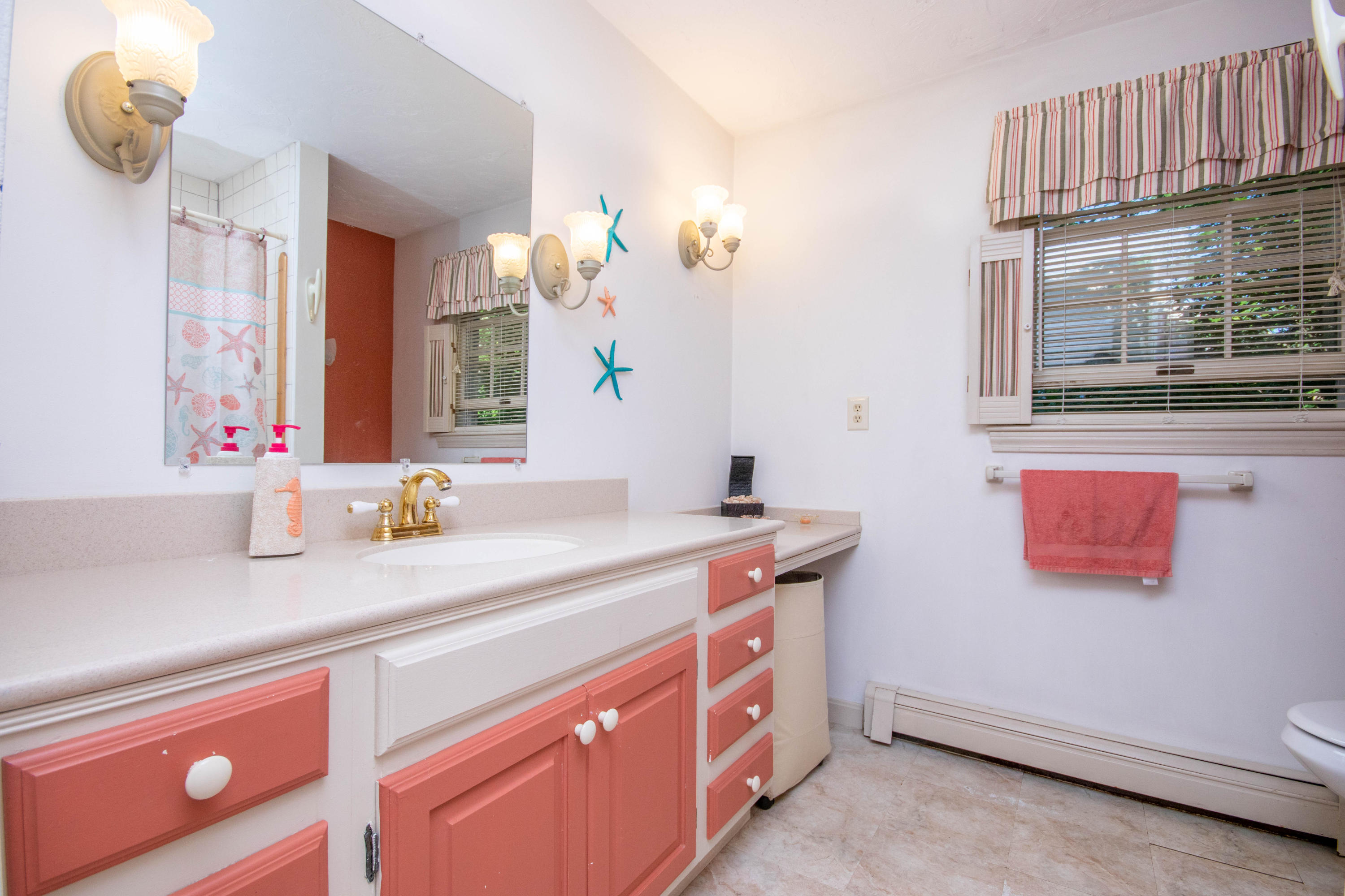 74 John Ewer Road Sandwich, MA 02563 - Photo 22 of 36 Full Hall Bath