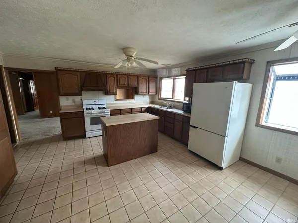 $249,900 | 5260 East Summerholme Drive, Knox, IN 46534