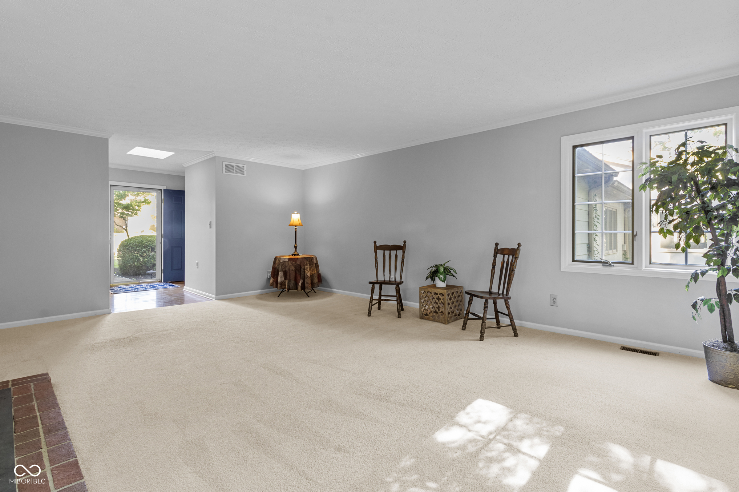 5258 Hawks Point Road Indianapolis, IN 46226 - Photo 4 of 34 Gallery Image 4