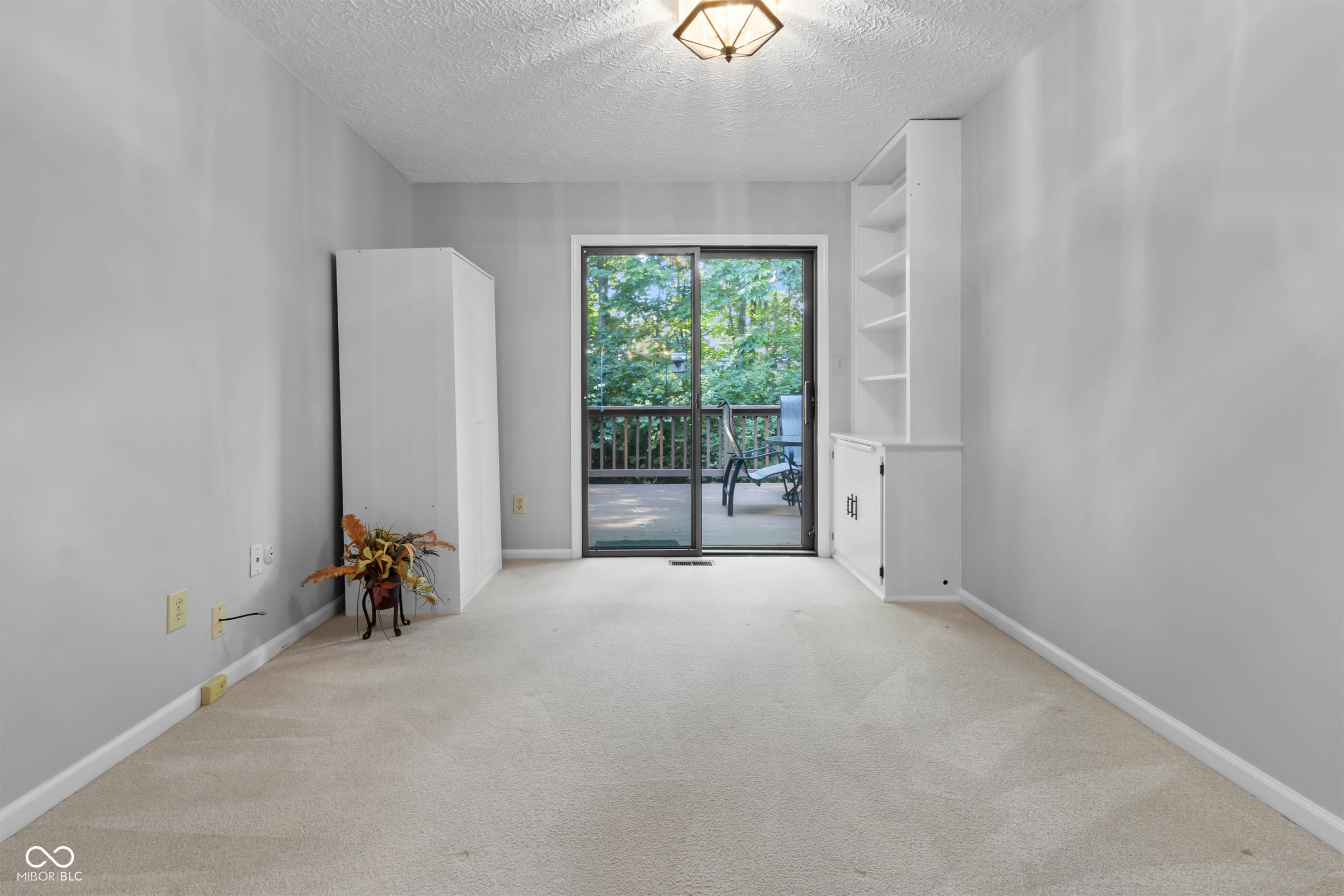 5258 Hawks Point Road Indianapolis, IN 46226 - Photo 8 of 34 Gallery Image 8
