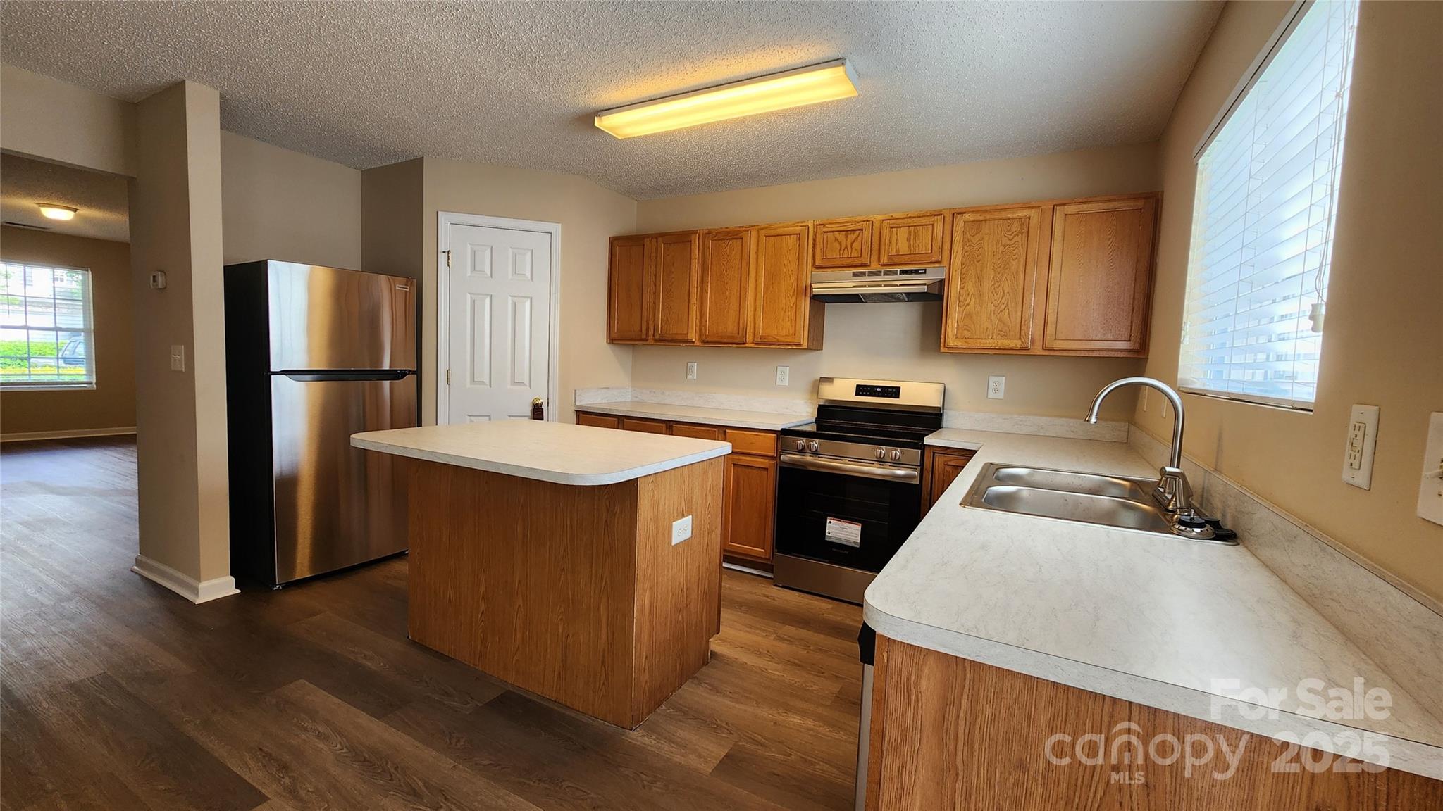 3208 Barons Court Road Charlotte, NC 28213 - Photo 6 of 16
