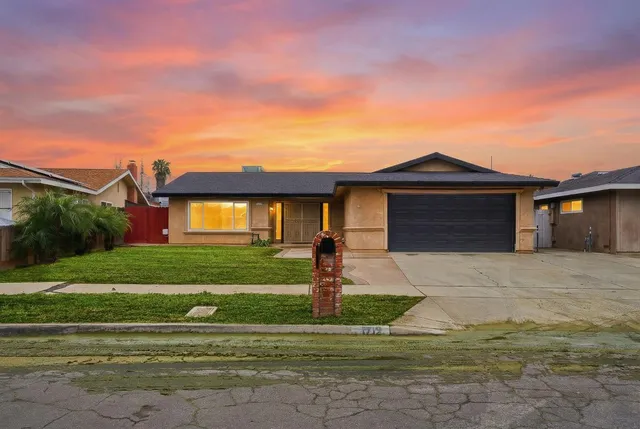 $399,900 | 1712 West Donner Avenue, Fresno, CA 93705