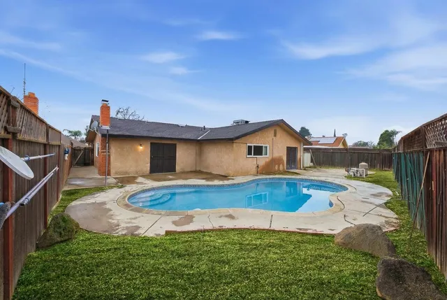 $399,900 | 1712 West Donner Avenue, Fresno, CA 93705