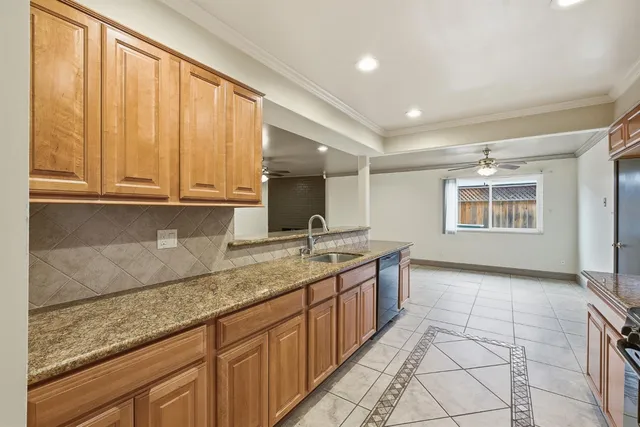 $399,900 | 1712 West Donner Avenue, Fresno, CA 93705