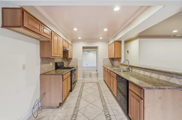 $399,900 | 1712 West Donner Avenue, Fresno, CA 93705