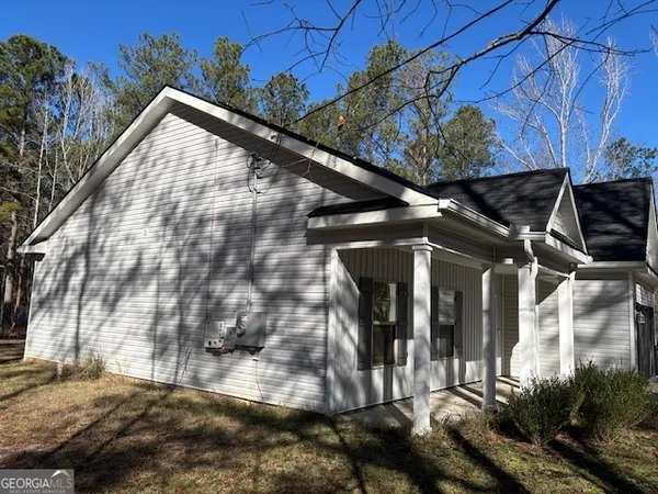 a view of a room with an empty space
