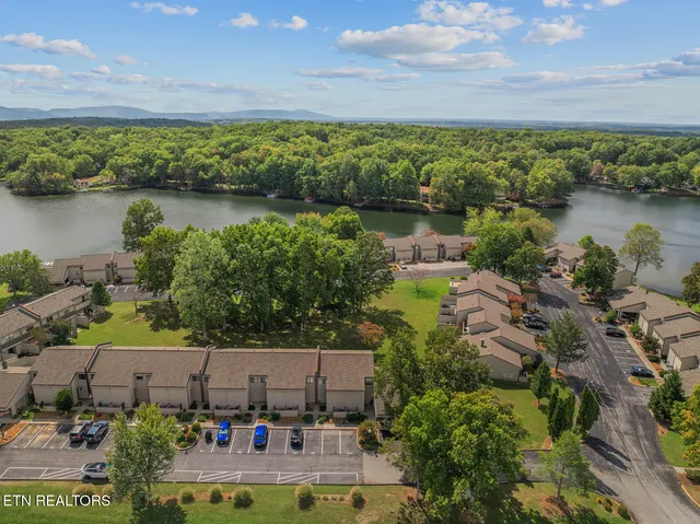 $220,000 | 10 Lakeshore Terrace, Unit 62, Fairfield Glade, TN 38558