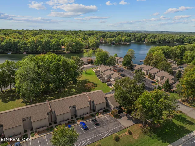 $220,000 | 10 Lakeshore Terrace, Unit 62, Fairfield Glade, TN 38558
