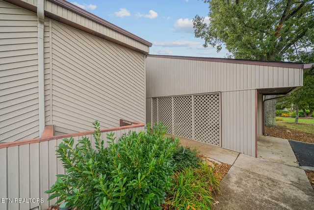 $220,000 | 10 Lakeshore Terrace, Unit 62, Fairfield Glade, TN 38558