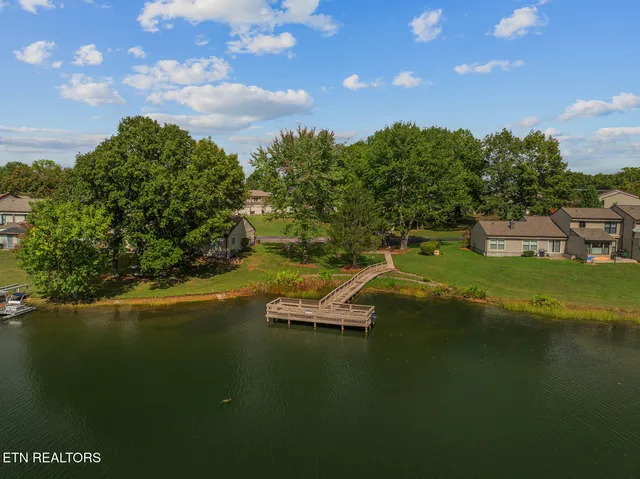 $220,000 | 10 Lakeshore Terrace, Unit 62, Fairfield Glade, TN 38558