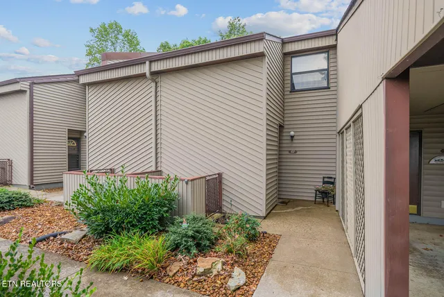 $220,000 | 10 Lakeshore Terrace, Unit 62, Fairfield Glade, TN 38558