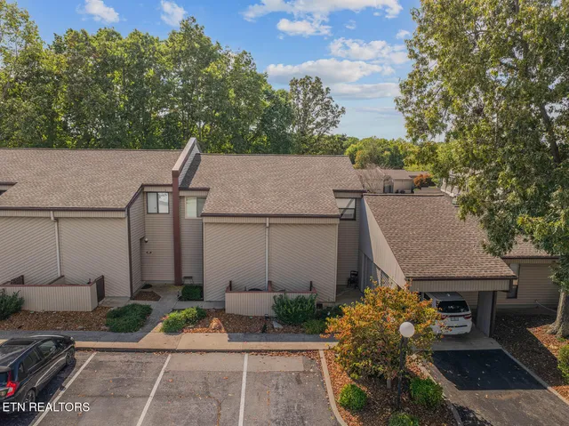 $220,000 | 10 Lakeshore Terrace, Unit 62, Fairfield Glade, TN 38558