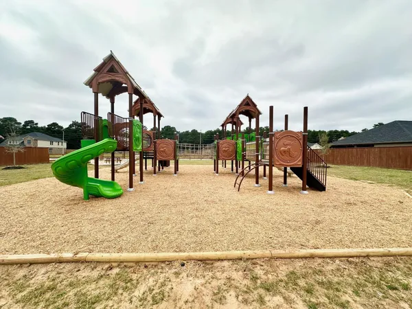 $237,990 | 216 Emerald Thicket Lane, Huffman, TX 77336