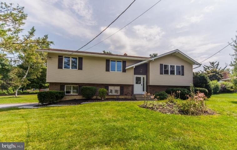 623 West 3rd Avenue Lititz, PA 17543 - Photo 1 of 27