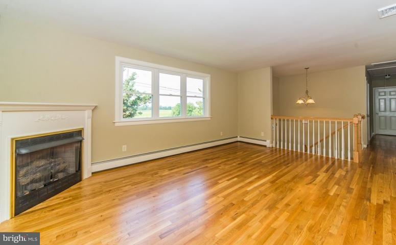 623 West 3rd Avenue Lititz, PA 17543 - Photo 4 of 27