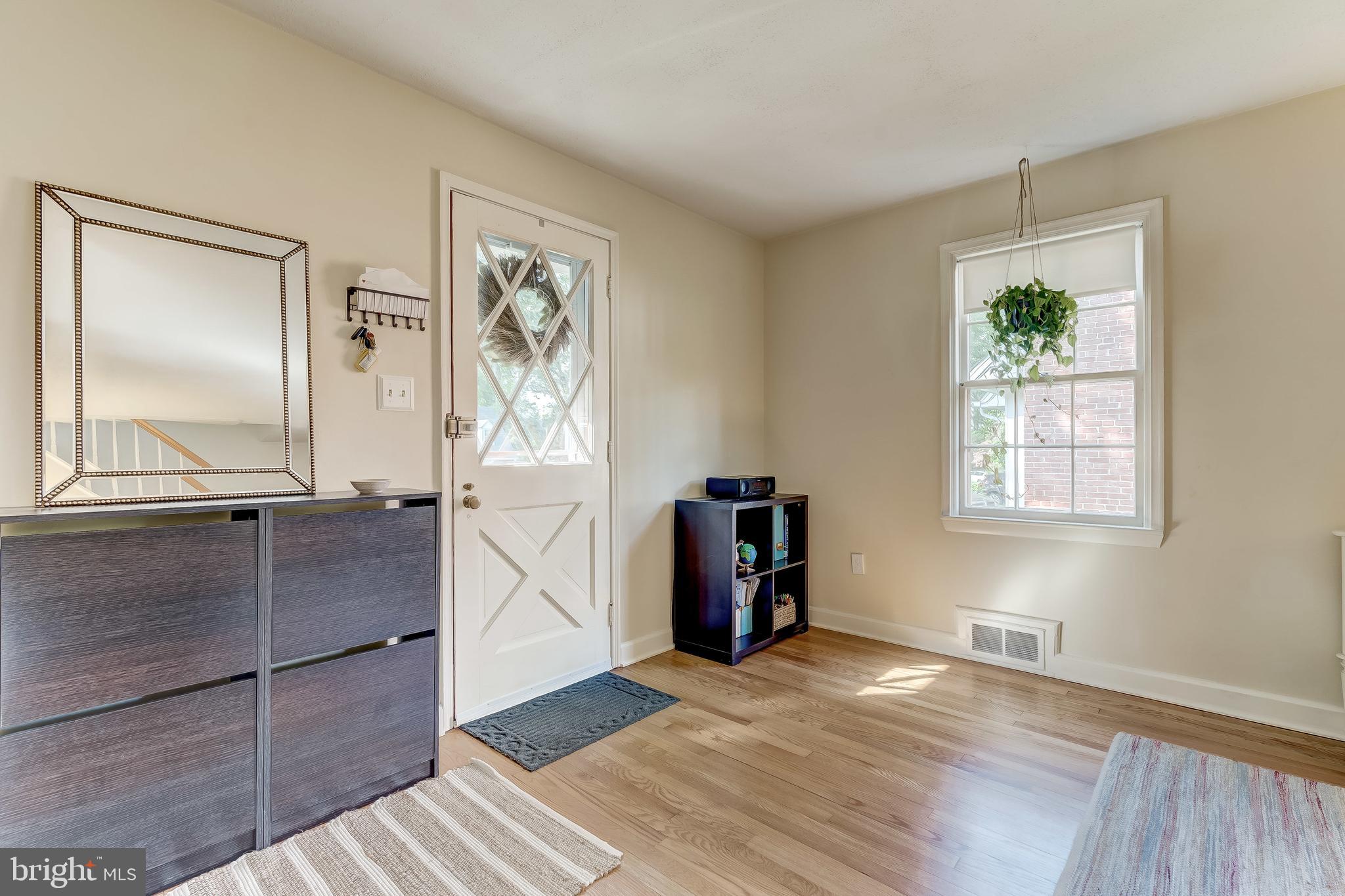 905 Adana Road Baltimore, MD 21208 - Photo 4 of 41