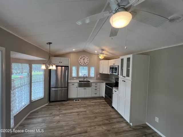 a view of empty room