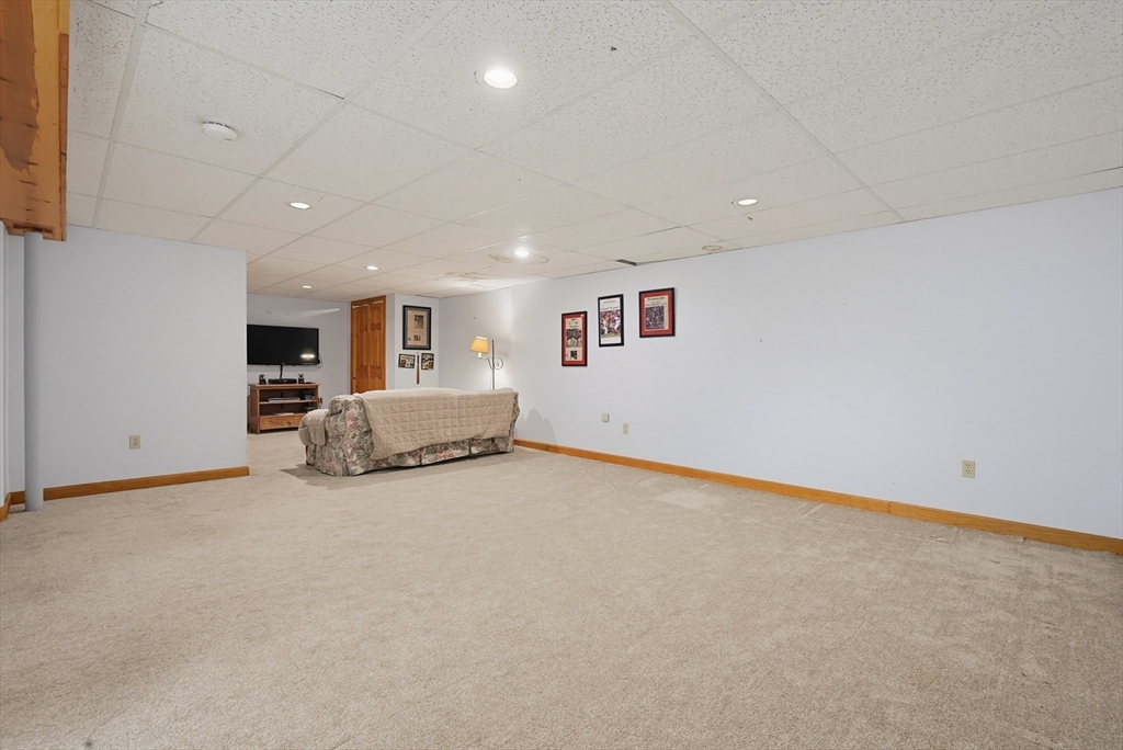 1775 Drift Road Westport, MA 02790 - Photo 32 of 42