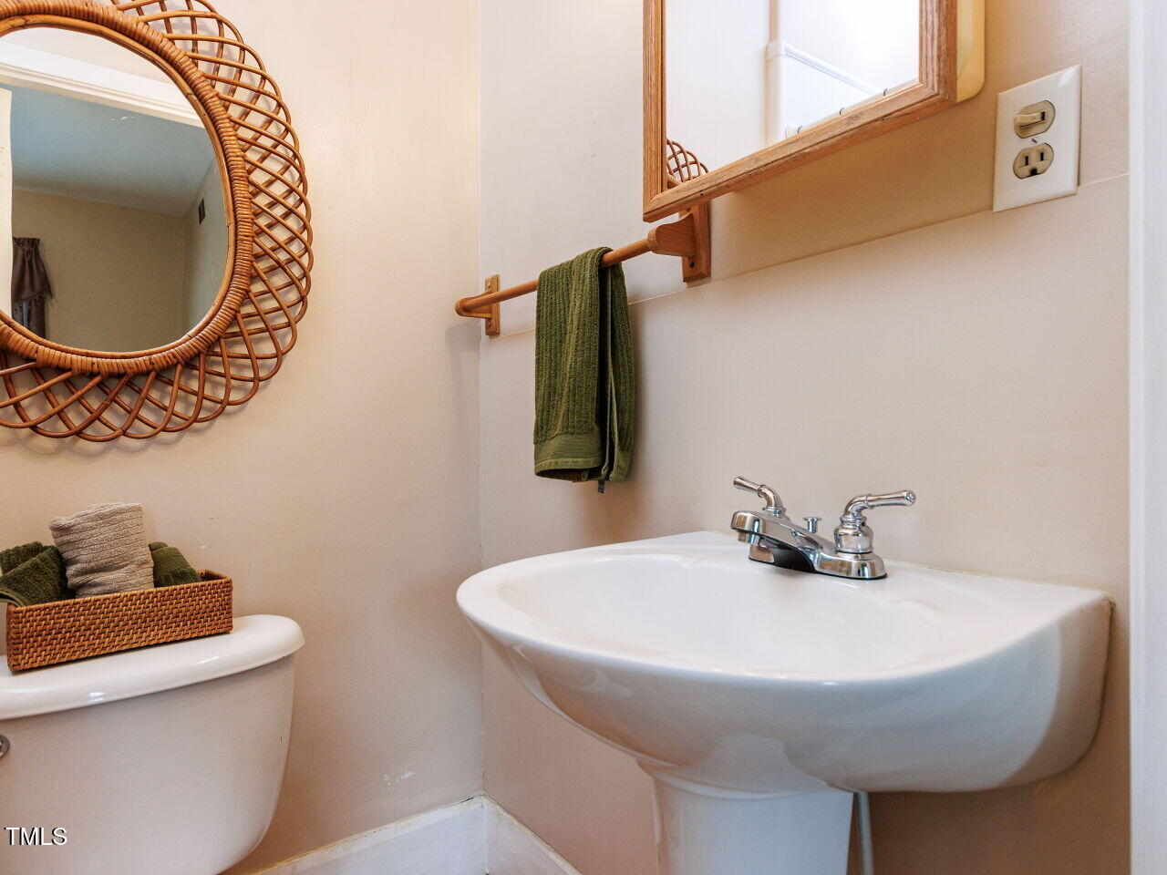 701 Rand Road Garner, NC 27529 - Photo 22 of 59 023-1280x960-bathroom