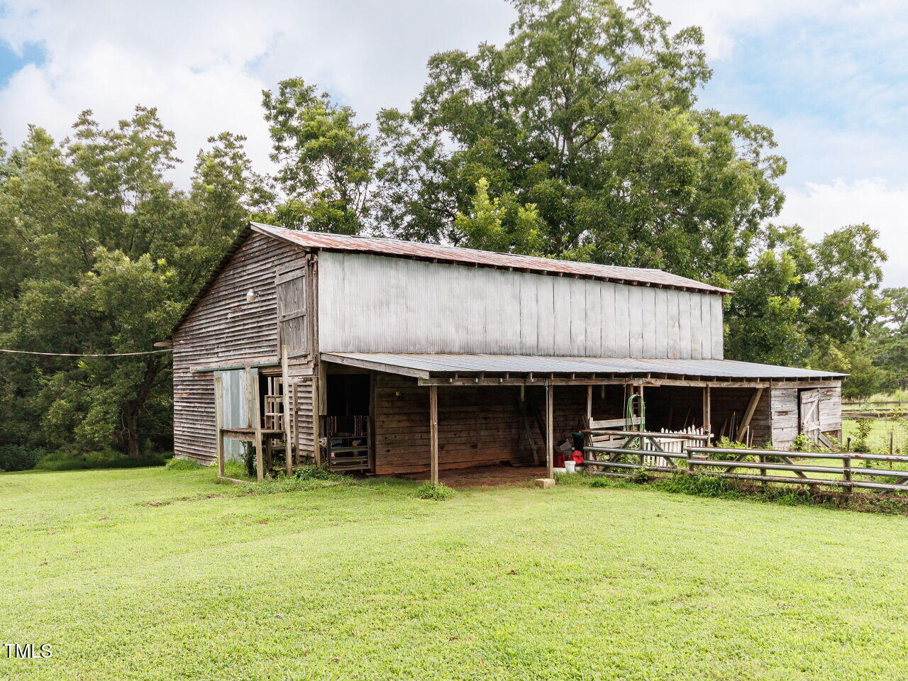 701 Rand Road Garner, NC 27529 - Photo 37 of 59 036-1280x960-barn