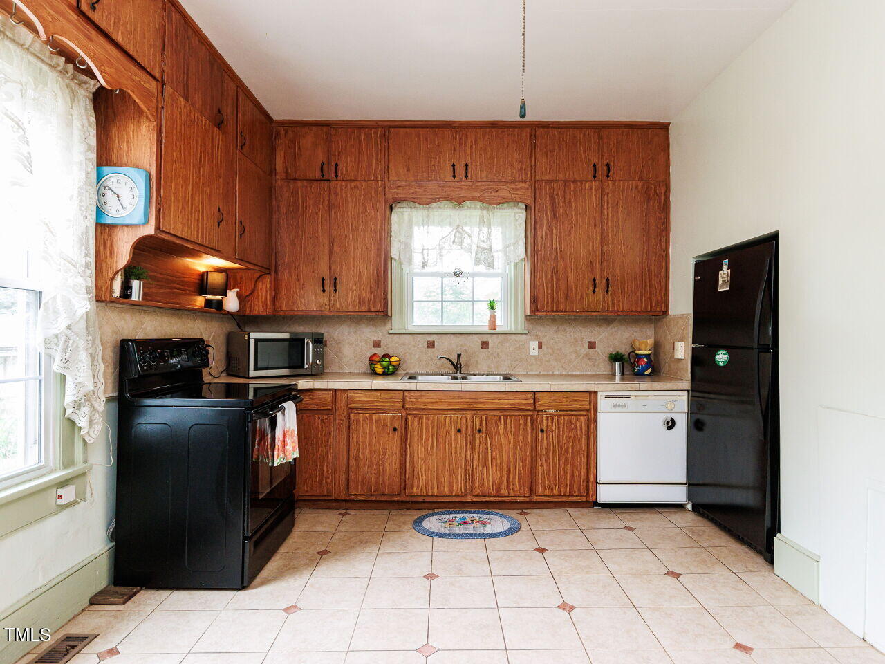 701 Rand Road Garner, NC 27529 - Photo 8 of 59 008-1280x960-kitchen