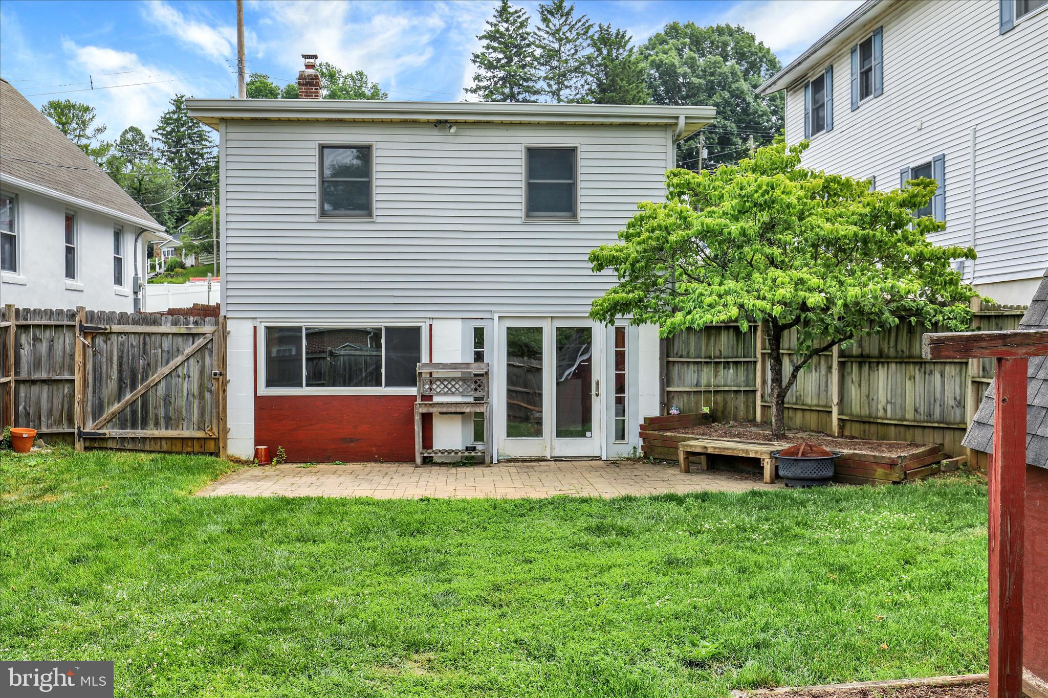 1027 Commonwealth Boulevard Reading, PA 19607 - Photo 25 of 31
