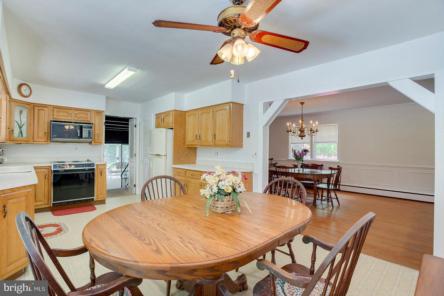13301 Bottom Road Hydes, MD 21082 - Photo 19 of 62 Great flow from family room, to kitchen, to dining