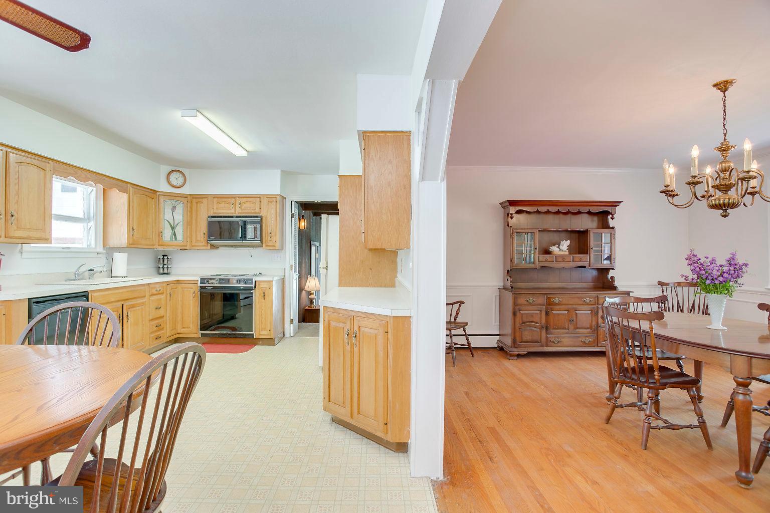 13301 Bottom Road Hydes, MD 21082 - Photo 21 of 62 Great flow for entertaining