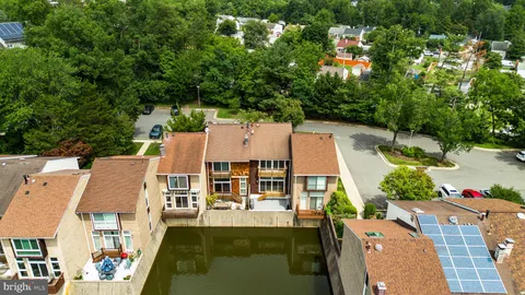 $600,000 | 166 New Mark Esplanade, Rockville, MD 20850