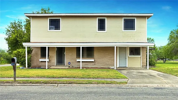 $174,900 | 100 Lamplite Lane, Sinton, TX 78387