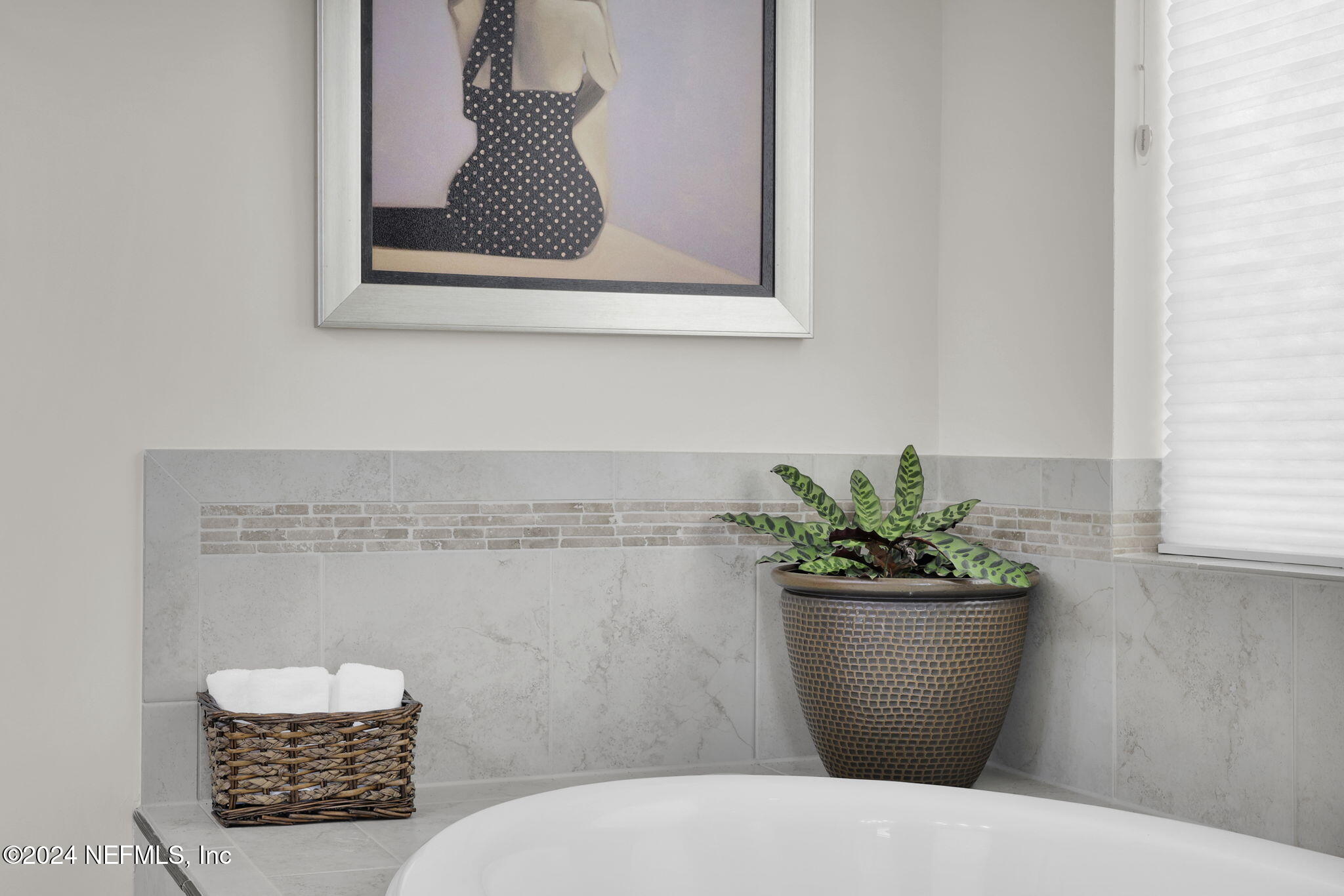 269 Gulfstream Way Ponte Vedra, FL 32081 - Photo 28 of 82 Primary Tub Tile Detail