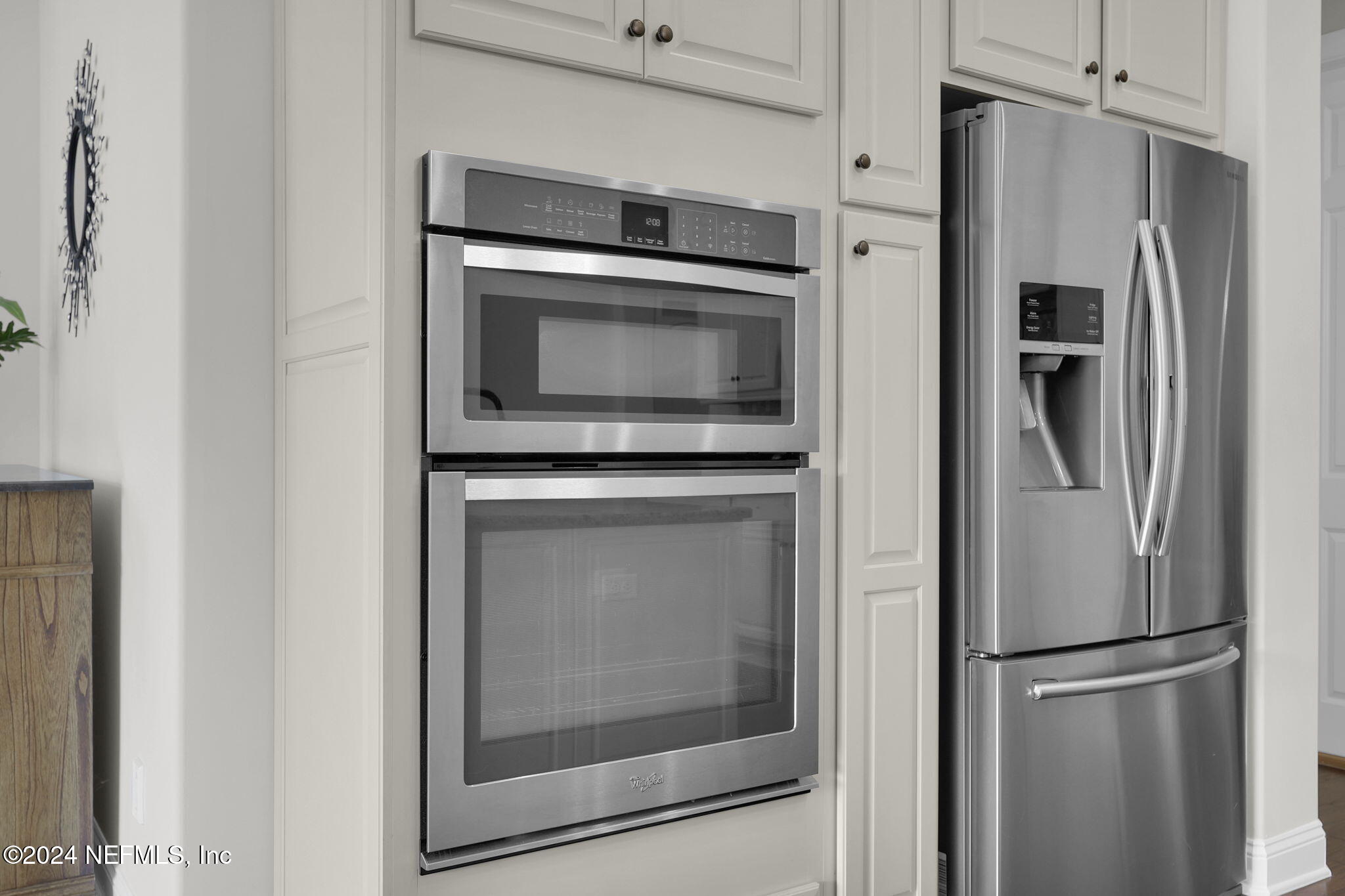 269 Gulfstream Way Ponte Vedra, FL 32081 - Photo 8 of 82 a metallic refrigerator freezer and a microwave