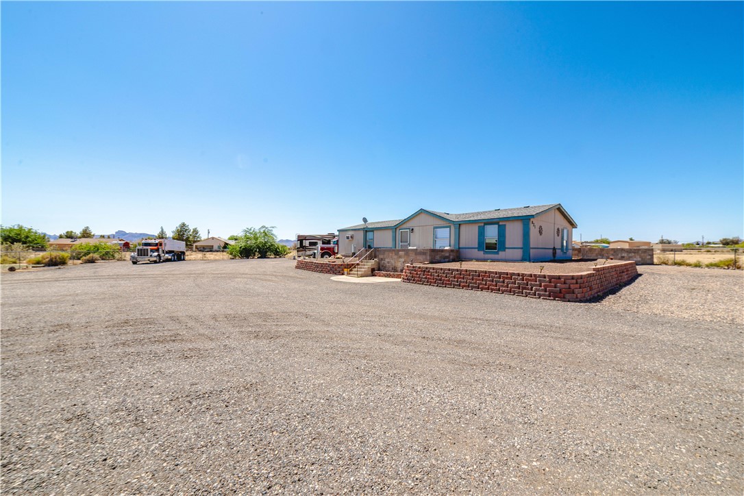 921 South Verde Road Golden Valley, AZ 86413 - Photo 54 of 57 Front of Structure