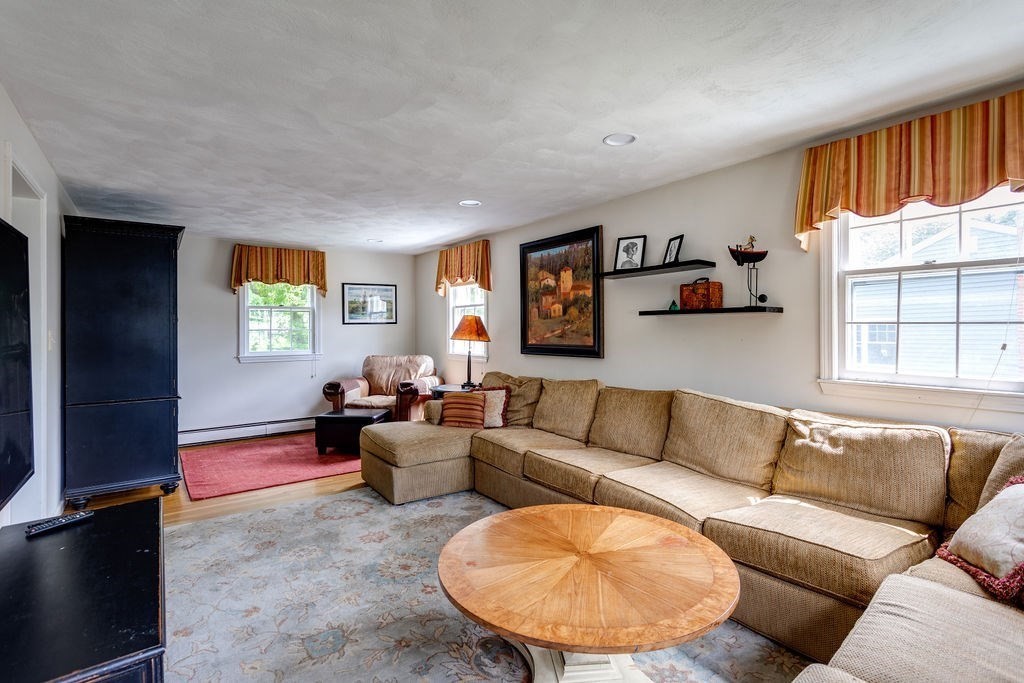 16 Concord Road Shrewsbury, MA 01545 - Photo 8 of 38 Gallery Image 8