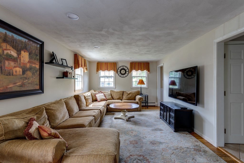 16 Concord Road Shrewsbury, MA 01545 - Photo 9 of 38 Gallery Image 9