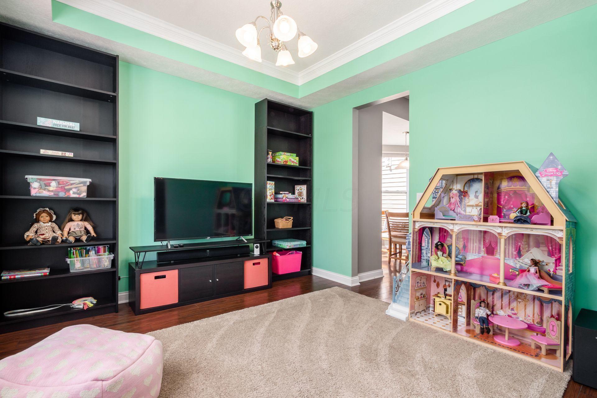 5711 Stearns Road Dublin, OH 43016 - Photo 6 of 46 Gallery Image 6