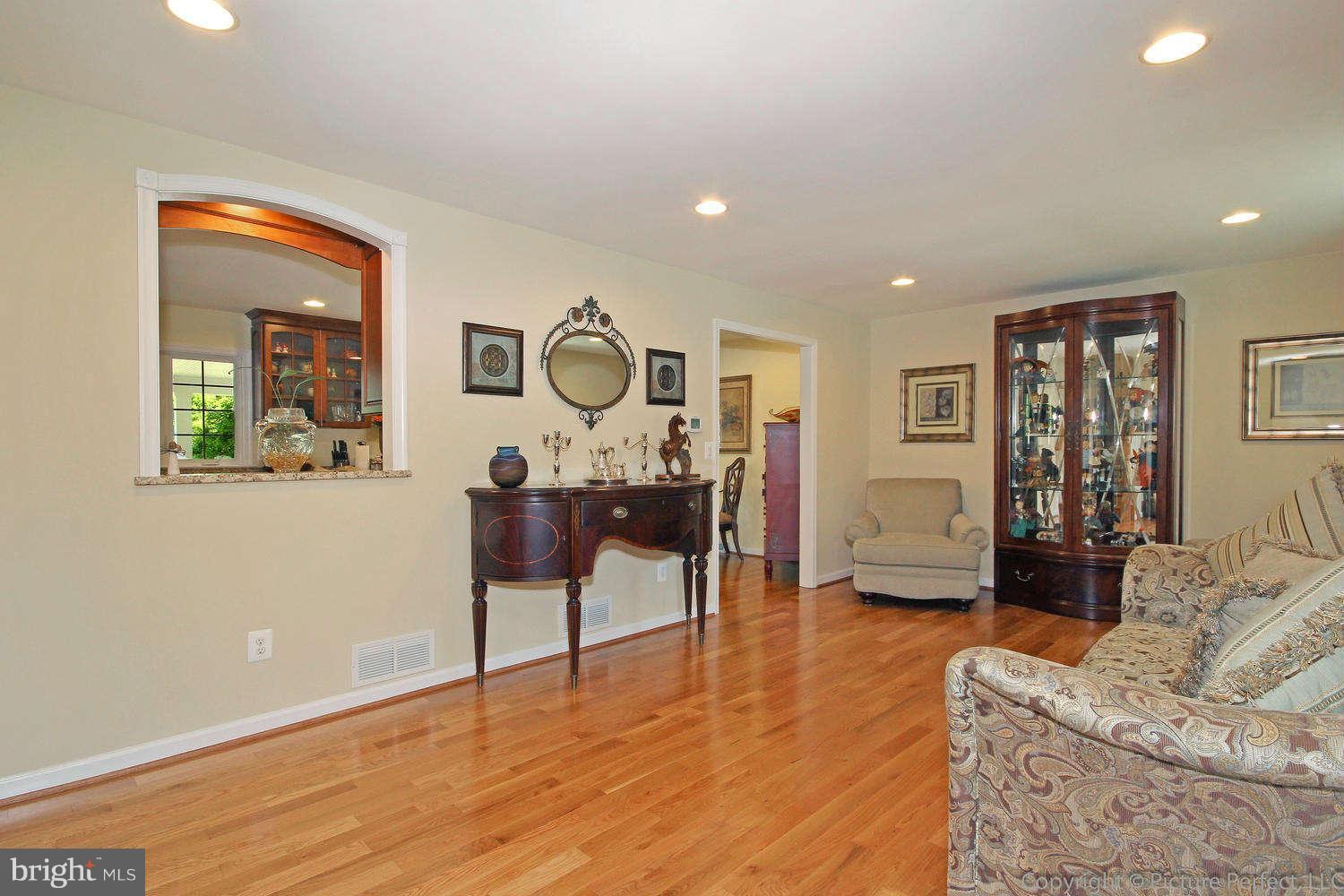 9033 Bethel Road Frederick, MD 21702 - Photo 15 of 30 Living Room
