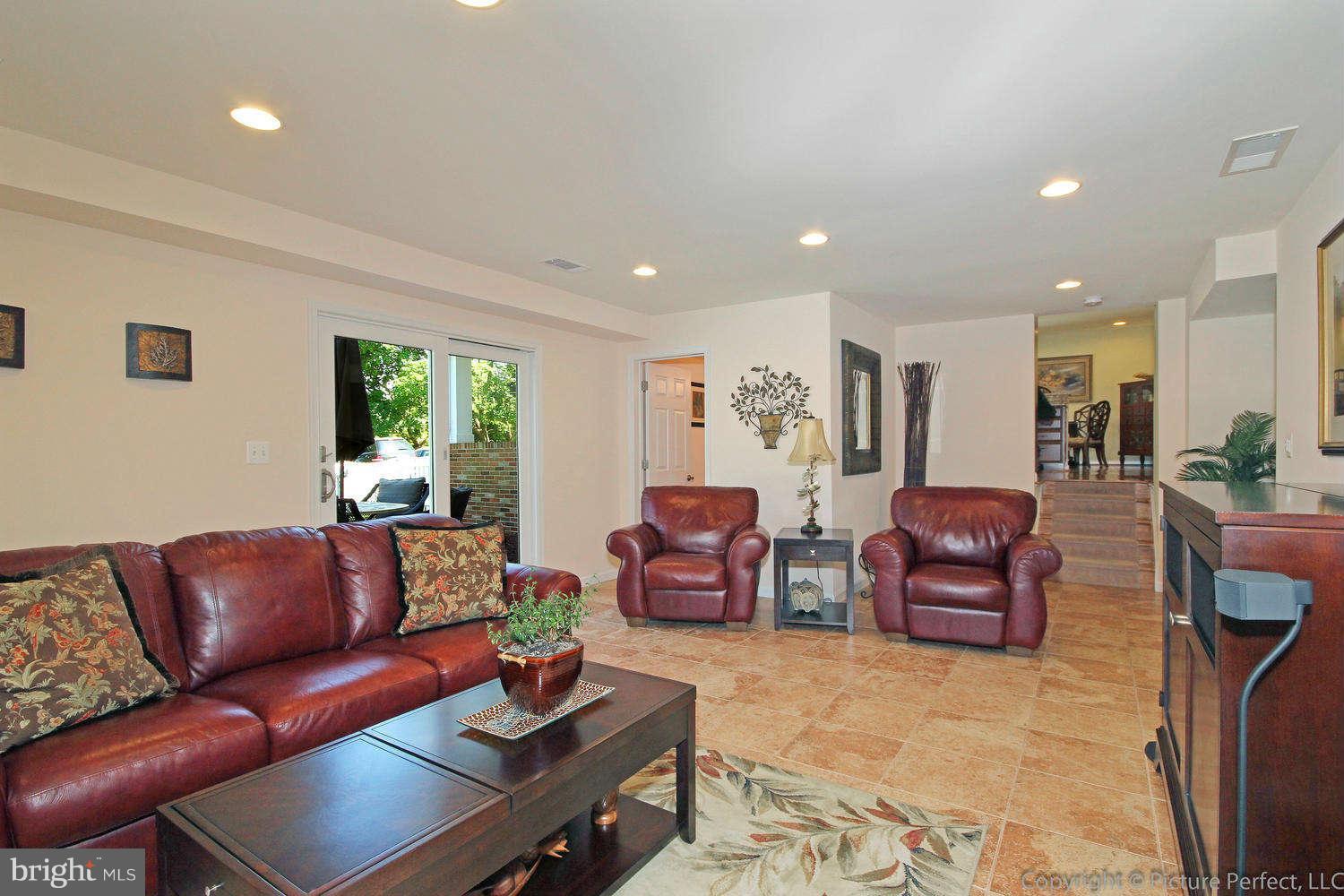 9033 Bethel Road Frederick, MD 21702 - Photo 19 of 30 Family Room
