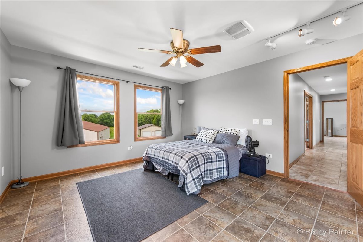 11867 North Grove Road Sycamore, IL 60178 - Photo 17 of 49