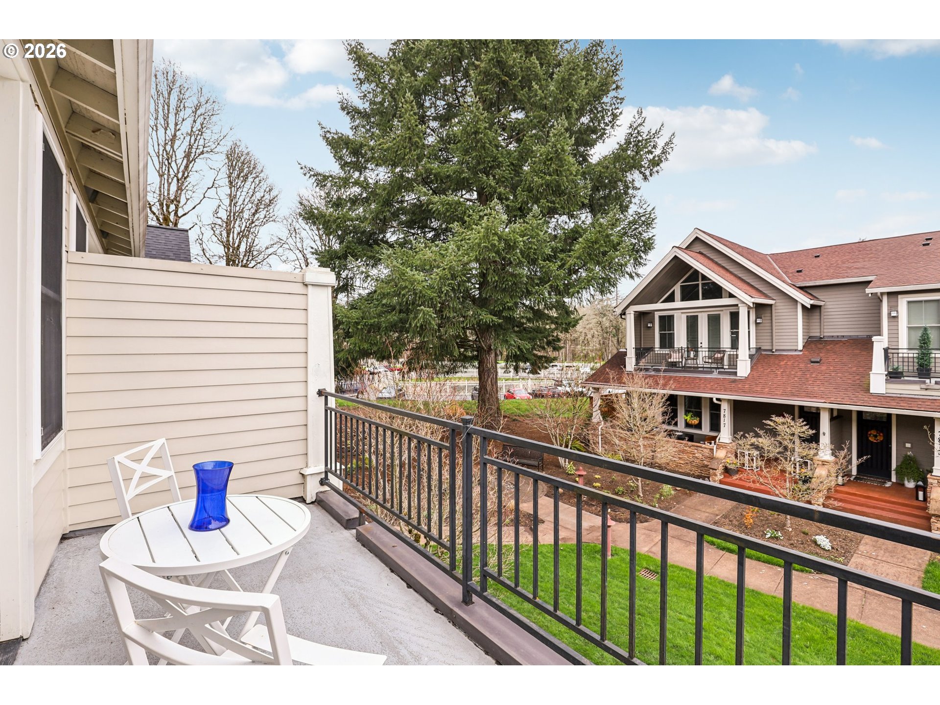 7812 Northwest Quinault Street Camas, WA 98607 - Photo 36 of 48 a view of a chairs and tables in the balcony